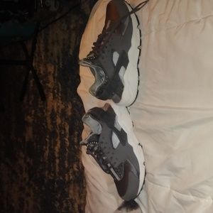 Nike herache tennis shoes